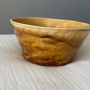 California USA JP22 basket weave bowl